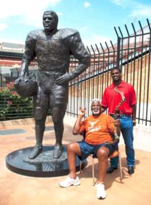 Breaking: The Texas Longhorns will celebrate the immense legacy of legend Earl Campbell by erecting a statue in his…