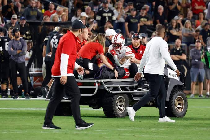 Tragic News from Wisconsin Badgers: Player’s Career Comes to a Sudden and Permanent End….