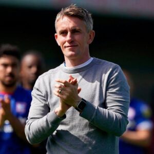 The 𝑳𝒆𝒈𝒆𝒏𝒅 Coach Kieran McKenna 𝑱𝒖𝒔𝒕 𝑫𝒆𝒍𝒊𝒗𝒆𝒓𝒆𝒅 𝒂 𝑷𝒐𝒘𝒆𝒓 𝑷𝒍𝒂𝒚 — 𝑫𝒐𝒏𝒂𝒕𝒆𝒔 𝑻𝒘𝒐 𝑱𝒂𝒘-𝑫𝒓𝒐𝒑𝒑𝒊𝒏𝒈 𝑳𝒖𝒙𝒖𝒓𝒚 𝑩𝒖𝒔𝒆𝒔 𝒕𝒐 Ipswich Town!! “𝑾𝒆 𝑩𝒖𝒊𝒍𝒕 𝑻𝒉𝒊𝒔 𝑳𝒆𝒈𝒂𝒄𝒚 — 𝑳𝒆𝒕’𝒔 𝑹𝒊𝒅𝒆 𝑳𝒊𝒌𝒆 𝑰𝒕”…