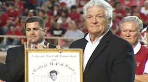 So Emotional!! Netflix Announces the Special Documentary Honoring the Late Legend Red Raiders, Dave Parks Died at Age 77 | KLBK | KAMC….