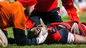 Heartbreaking Scene at DW Stadium: Wigan Warriors Player Tragically Dies on the Field — Fans Stunned by Sudden Loss…