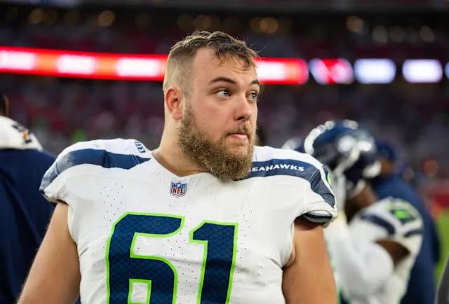 Seahawks express confidence in sophomore offensive lineman…
