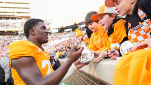 Breaking News: Tennessee Makes The Final Cut For Four Star DL Tico Crittendon….