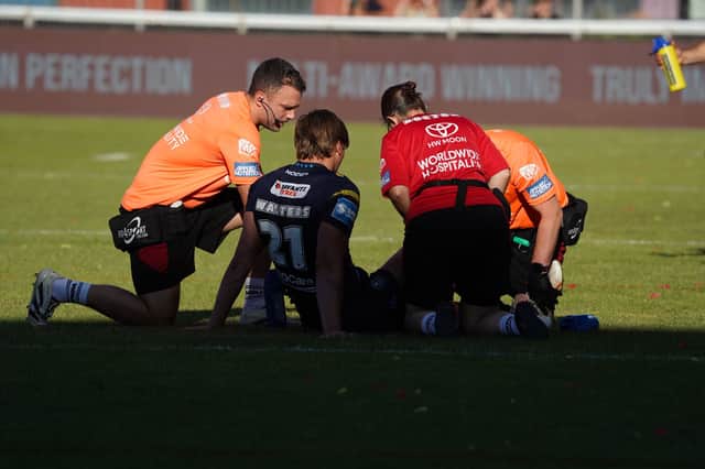 **Double Blow for Wigan Warriors: Sam Walters and Luke Thompson Sidelined in Shock Injury Update…