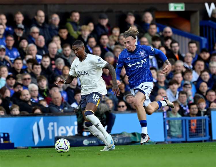 Premier League Champion on the Brink of Shocking Move to Town – Fans Buzzing Over Surprise Transfer…