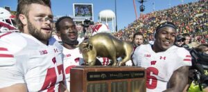 No. 10 Wisconsin Triumphs Over Iowa to Reclaim Heartland Trophy in Hard-Fought 17-9 Victory…