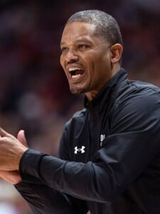 BREAKING ESPN SHOCKER: Coach Lamont Paris Issues Fiery Wake-Up Call to South Carolina Gamecocks Basketball — “This is a Crucial Alarm Every Fan and Player Must Hear Right Now!”….