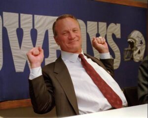 BREAKING ESPN EXCLUSIVE: Oklahoma Sooners Icon Barry Switzer Stuns Fans with Unexpected Return, Delivers Electrifying Press Conference….