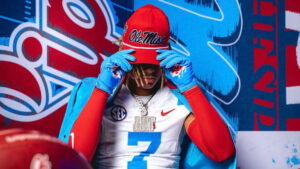 Ole Miss Commit Turns Recruiter, Boosts Lane Kiffin’s Push for Top-10 EDGE Over Texas and Oklahoma…